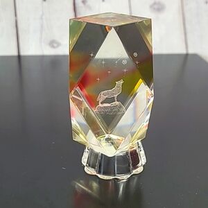 Vintage Y2K 3D Laser Etched Crystal Art Glass Howling Wolf Native Paperweight 4"